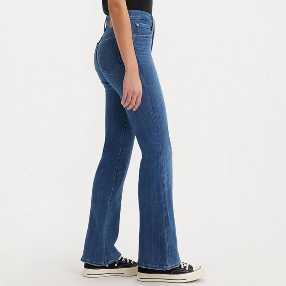 Levi's 726 Flare Womens Jeans in color Take A Walk 30x32 - Picture 4 of 13